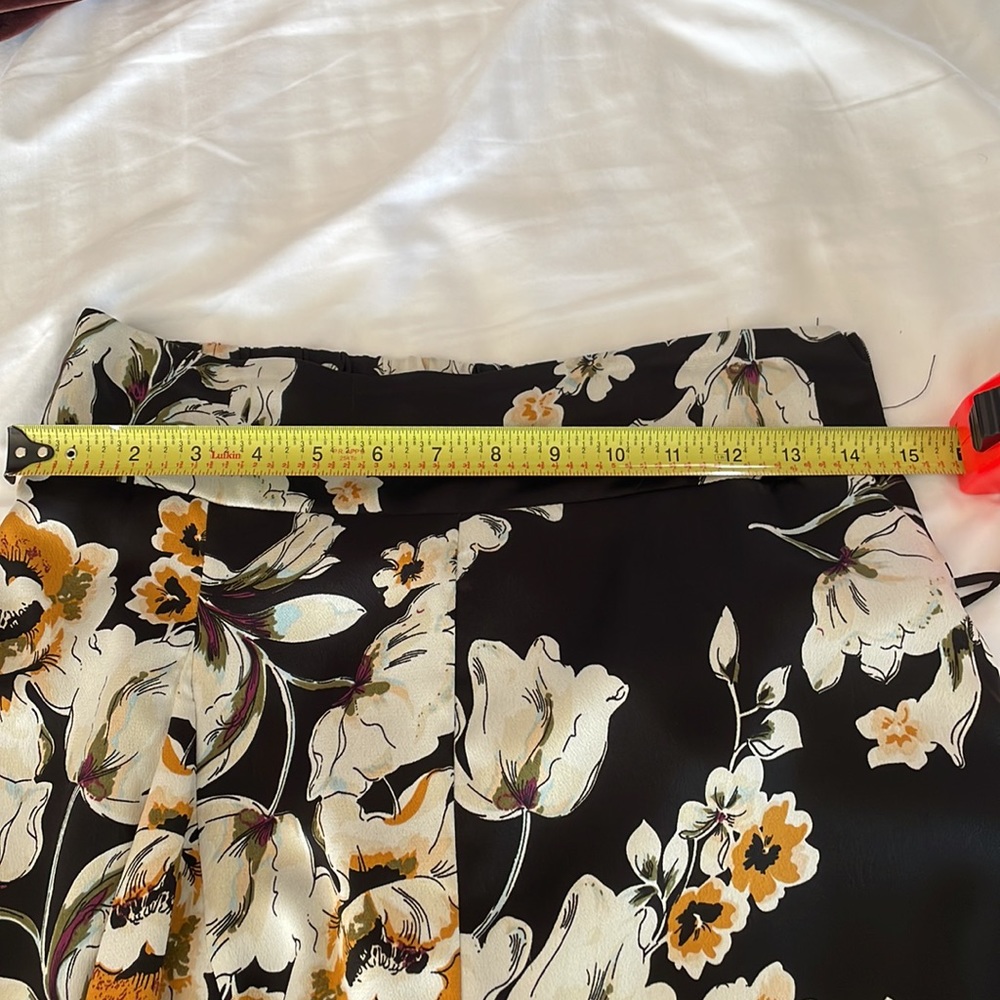 Wide leg black floral pants - Picture 8 of 8